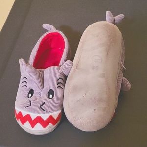 Toddler Wonder Nation Shark Slippers